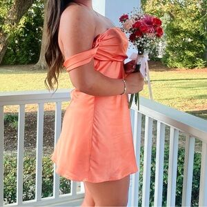 Only worn once! No damage to the dress.